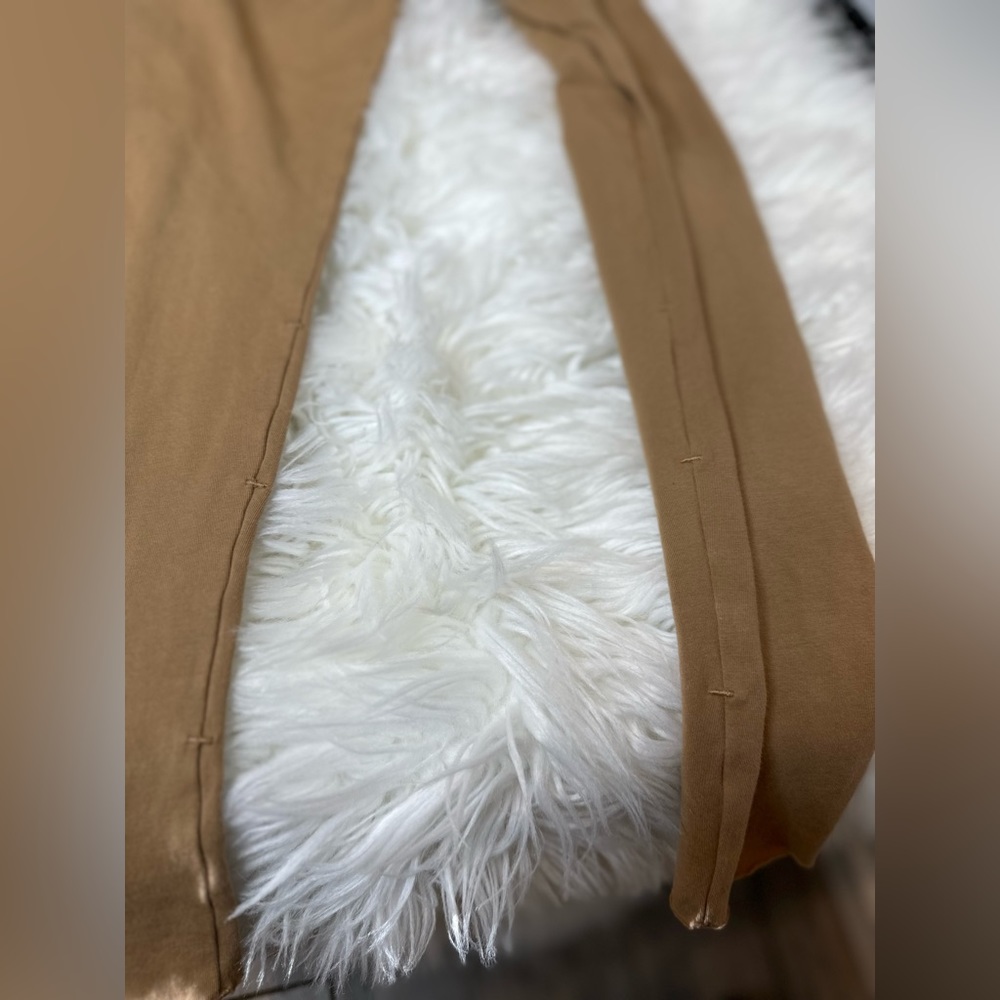 Aritzia TNA Equator Legging in Vintage Tan - Picture 5 of 7